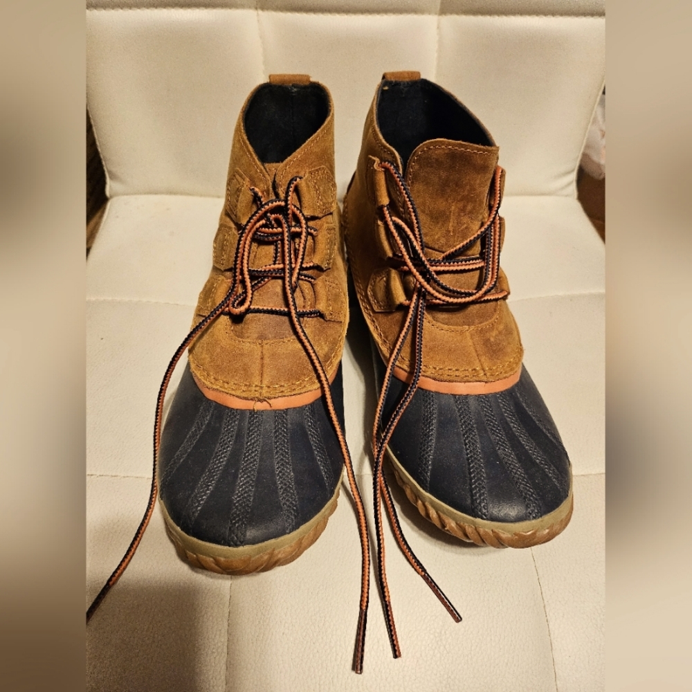 Sorel Out n About rain boots